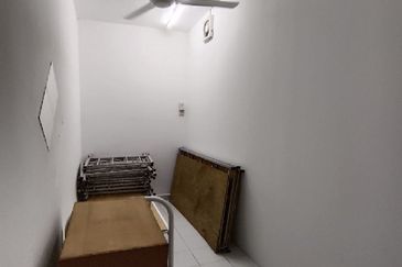 Jalan Spektrum U16 @ Taman Bukit Subang