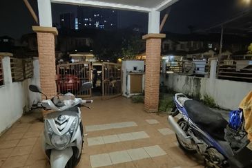 Jalan Spektrum U16 @ Taman Bukit Subang