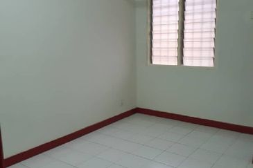 Jalan Spektrum U16 @ Taman Bukit Subang