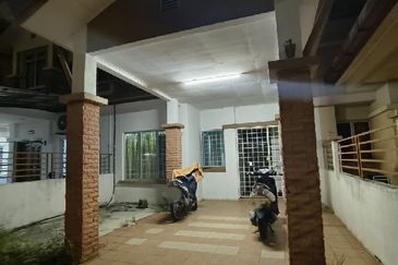 Jalan Spektrum U16 @ Taman Bukit Subang