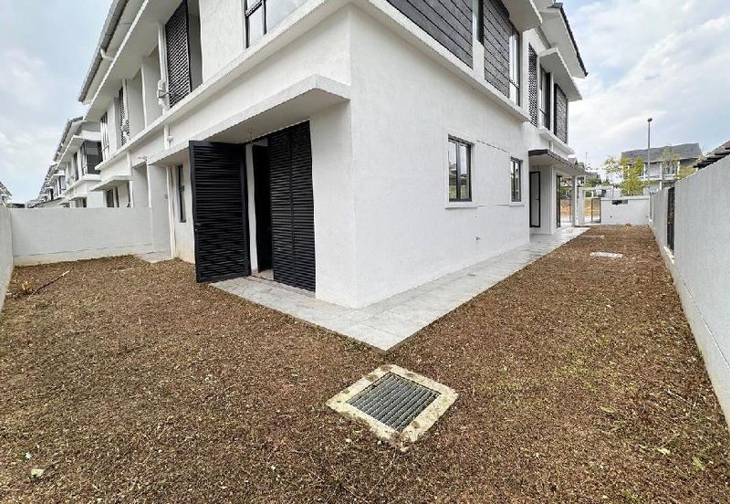 Reesia Elmina Garden