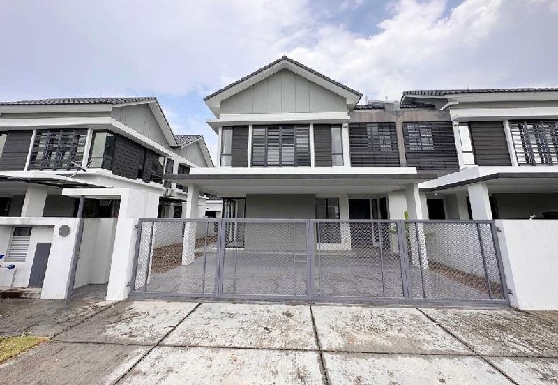 Reesia Elmina Garden