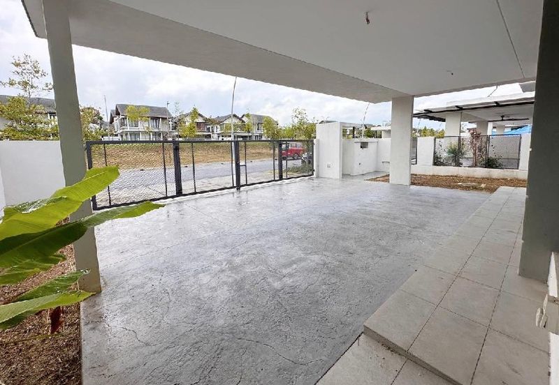 Reesia Elmina Garden