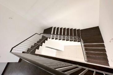 Reesia Elmina Garden