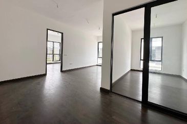 Reesia Elmina Garden