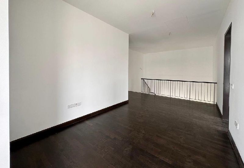 Reesia Elmina Garden