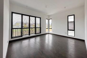 Reesia Elmina Garden