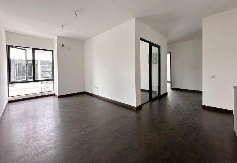 Reesia Elmina Garden