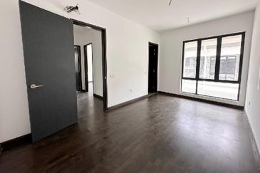 Reesia Elmina Garden