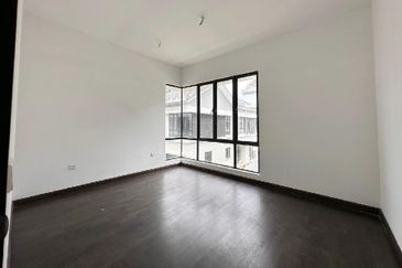 Reesia Elmina Garden