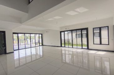 Hevea Elmina Gardens