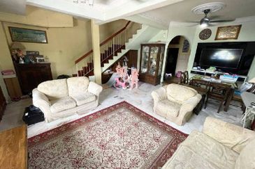 Persiaran Puncak Alam 1 