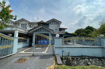 Persiaran Puncak Alam 1 