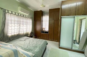 Persiaran Puncak Alam 1 