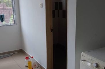 Pusat Perdagangan Seri Kembangan