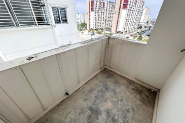 De Bayu Apartment @ Setia Alam