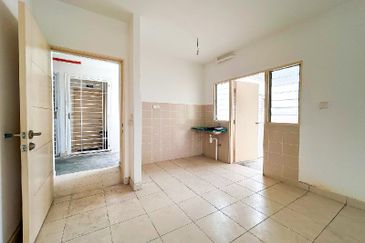 De Bayu Apartment @ Setia Alam