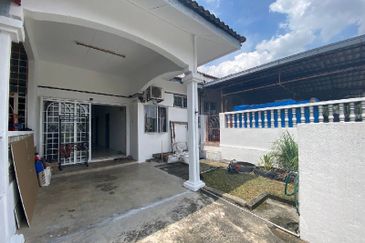 Persiaran Puncak Alam 1 