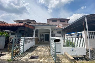 Persiaran Puncak Alam 1 