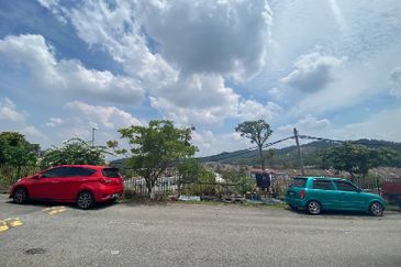 Persiaran Puncak Alam 1 