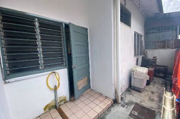 Persiaran Puncak Alam 1 