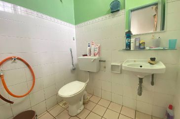 Persiaran Puncak Alam 1 