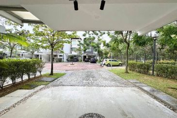 Symphony Hills Schumann