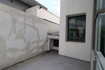 Lake Point Residence