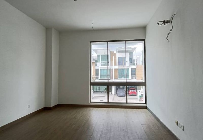 Lake Point Residence