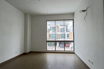 Lake Point Residence