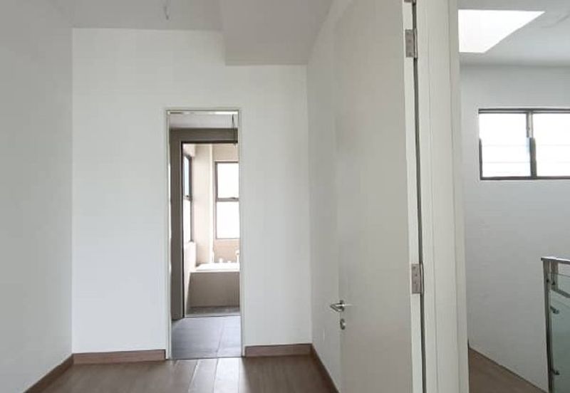 Lake Point Residence