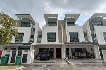 Lake Point Residence