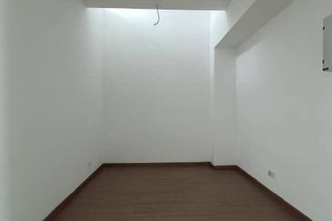 Lake Point Residence