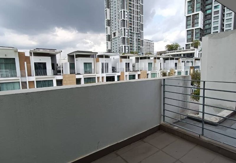 Lake Point Residence