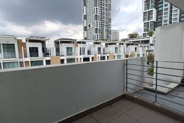 Lake Point Residence