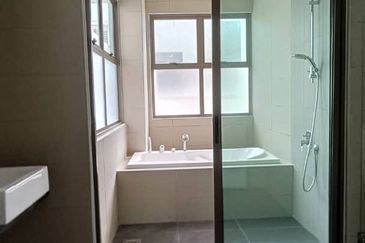 Lake Point Residence