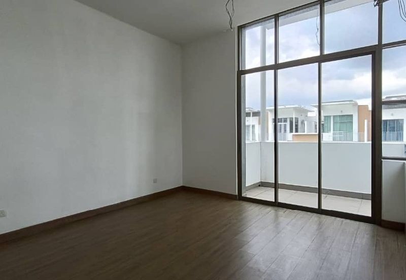 Lake Point Residence