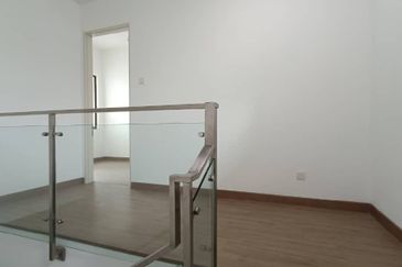 Lake Point Residence