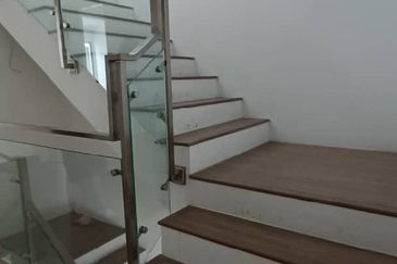 Lake Point Residence