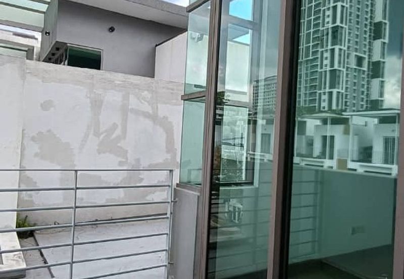 Lake Point Residence