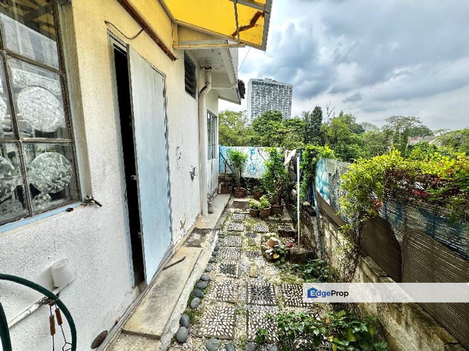 USJ 12, USJ, Selangor [Paling Murah] End Lot Double Storey House, Selangor, USJ