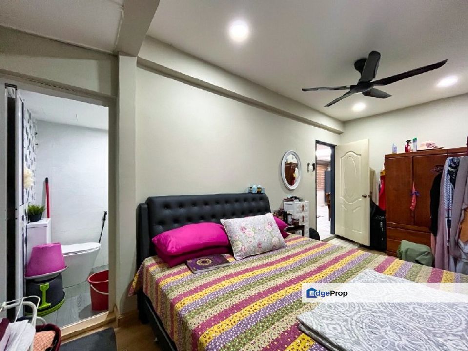 Taman Bukit Saga, Shah Alam, Selangor RENOVATED 2 Storey Terrace, Selangor, Shah Alam