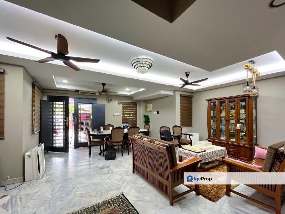 Taman Bukit Saga, Shah Alam, Selangor RENOVATED 2 Storey Terrace, Selangor, Shah Alam