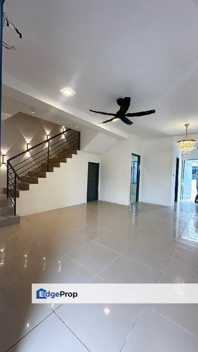 Kita Mekar Cybersouth, Dengkil, Selangor END LOT DOUBLE STOREY, Selangor, Dengkil