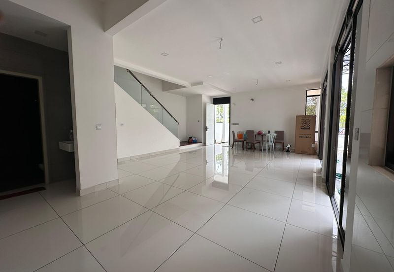 The Canal Garden South, Horizon Hills