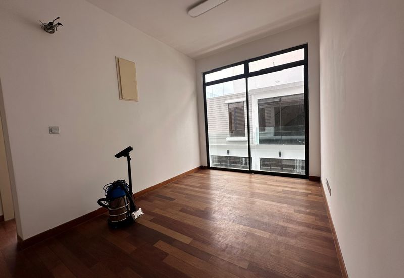 The Canal Garden South, Horizon Hills