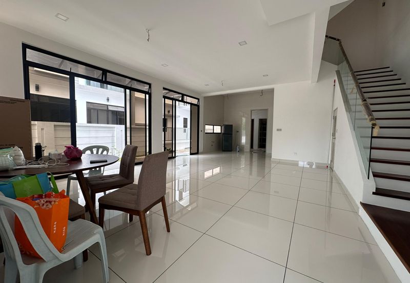 The Canal Garden South, Horizon Hills