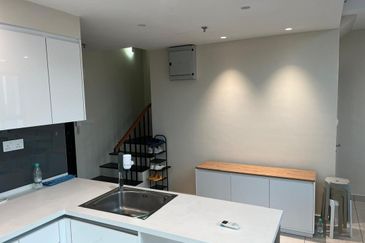 Almas Suites @ Puteri Harbour