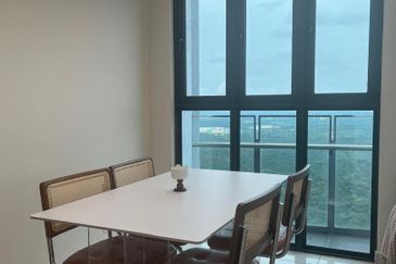 Almas Suites @ Puteri Harbour