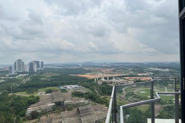 Almas Suites @ Puteri Harbour